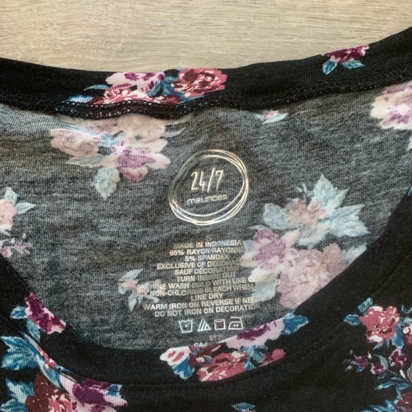 Floral Tee - Picture 3 of 3